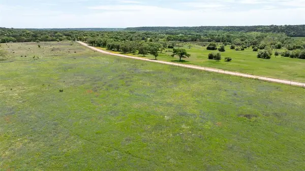 110 Yellowstone Drive, Oglesby, TX 76561