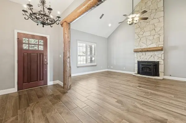 225 PEAR TREE Lane, Collinsville, TX 76233