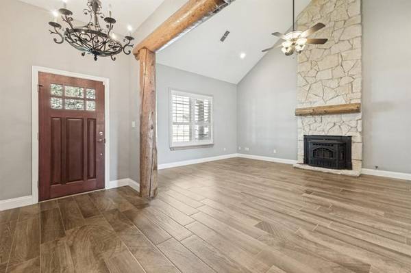 225 PEAR TREE Lane, Collinsville, TX 76233