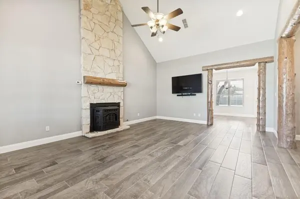 225 PEAR TREE Lane, Collinsville, TX 76233