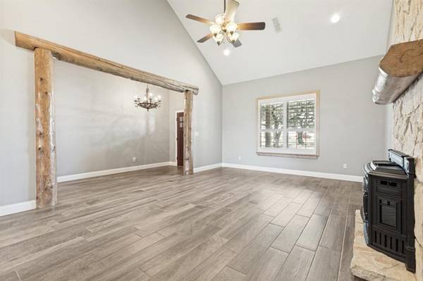 225 PEAR TREE Lane, Collinsville, TX 76233
