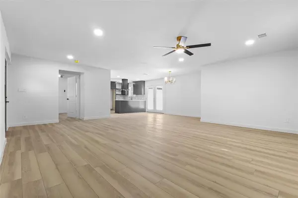 3022 Valwood Parkway, Farmers Branch, TX 75234