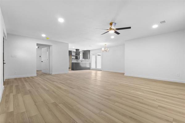 3022 Valwood Parkway, Farmers Branch, TX 75234