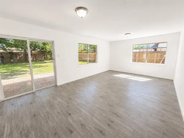 2309 E Mitchell Street, Arlington, TX 76010