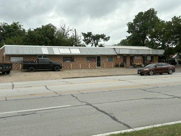 1601 N Kaufman Street, Ennis, TX 75119