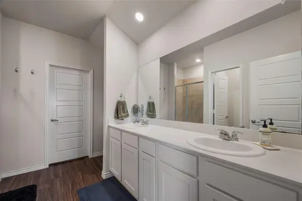4008 Spur Trail Drive, Denton, TX 76208