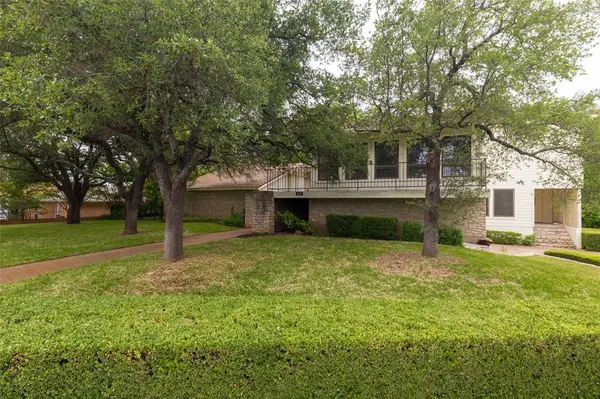 619 Baylor Street, Weatherford, TX 76086