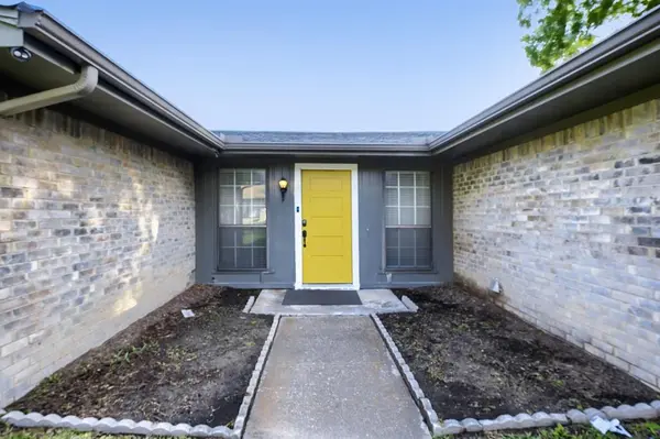 8437 Glenann Drive, North Richland Hills, TX 76182