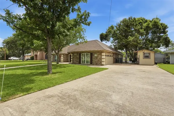 4021 Dakota Trail, Granbury, TX 76048