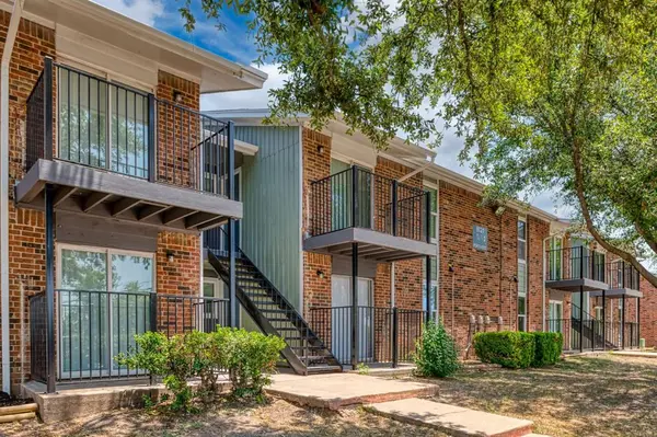 8037 W Elizabeth Lane #223, Fort Worth, TX 76116