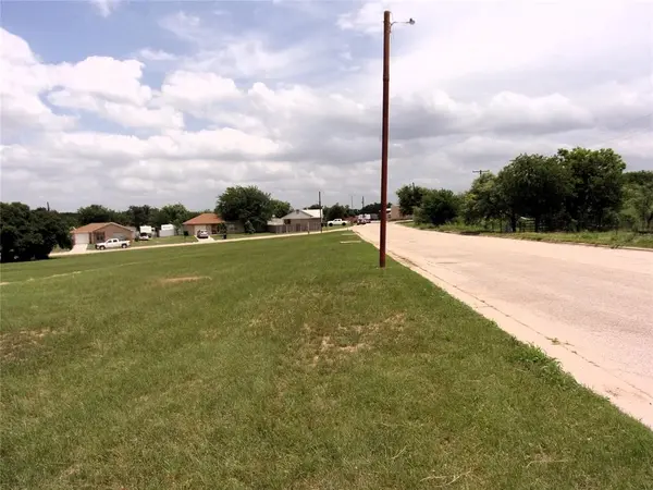 1908 W Brown Street, San Saba, TX 76877