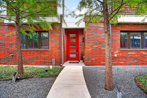 321 College Avenue, Fort Worth, TX 76104