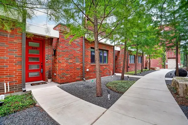 321 College Avenue, Fort Worth, TX 76104