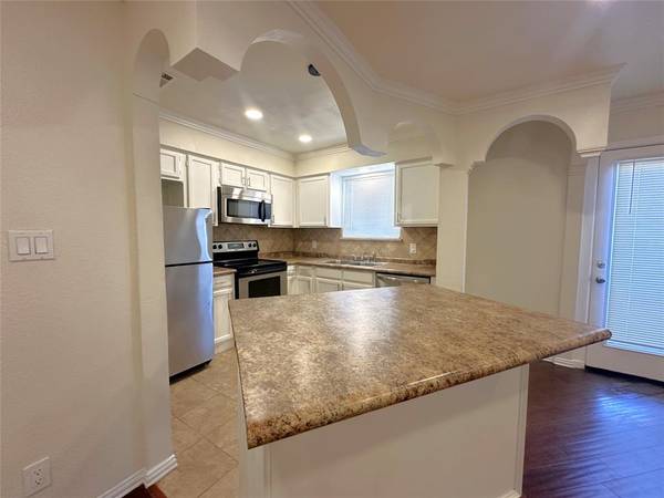 1600 Pecan Chase Circle #6, Arlington, TX 76012