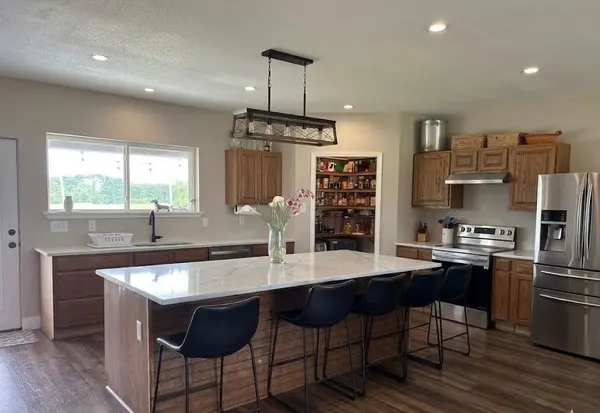 1449 County Road 4131, Cumby, TX 75433