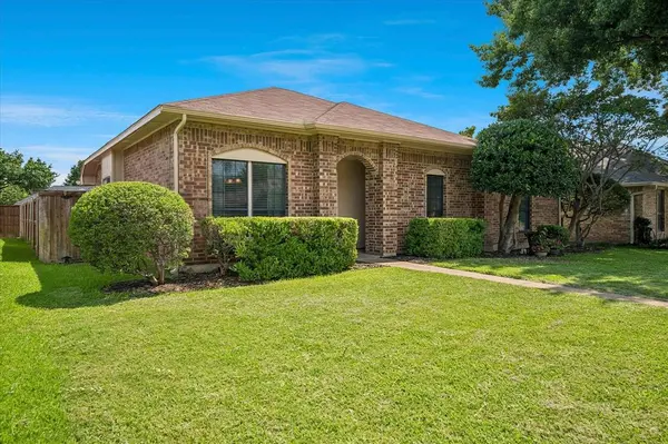 2028 Lansdown Drive, Carrollton, TX 75010