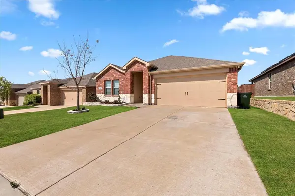 985 Alton Drive, Aubrey, TX 76227
