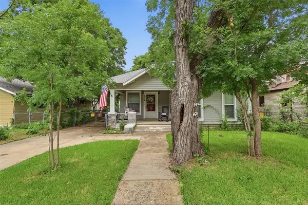 908 N Winnetka Avenue, Dallas, TX 75208