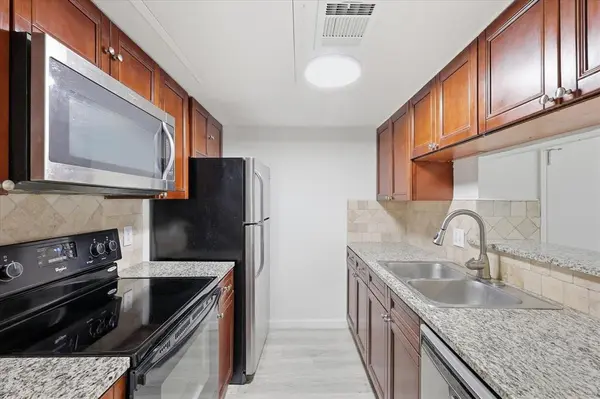 8750 Park Lane #111, Dallas, TX 75231