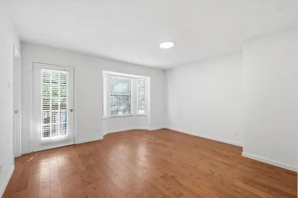 8750 Park Lane #111, Dallas, TX 75231