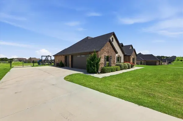 6929 Veal Station Road, Weatherford, TX 76085