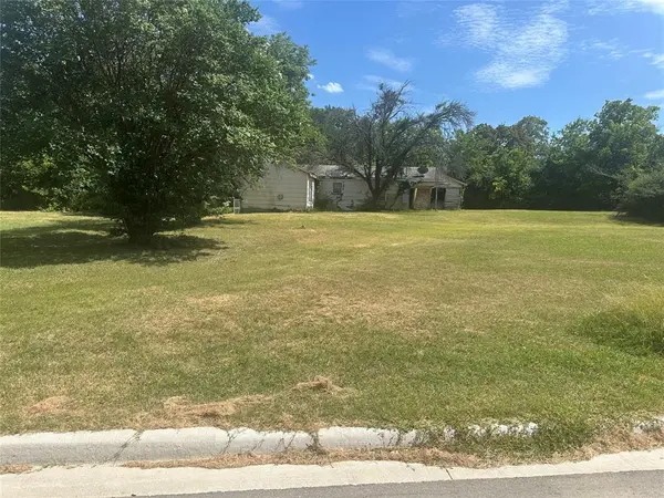 3324 Mohawk Trail, Lake Worth, TX 76135