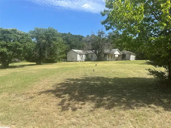 3324 Mohawk Trail, Lake Worth, TX 76135