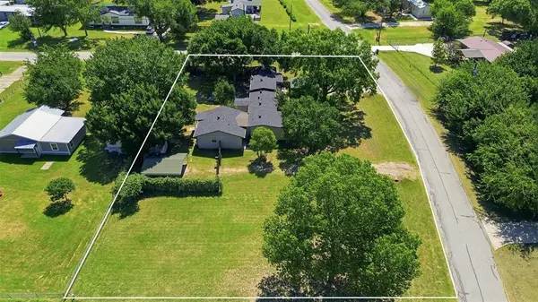 1941 Lariat Lane, Burleson, TX 76028