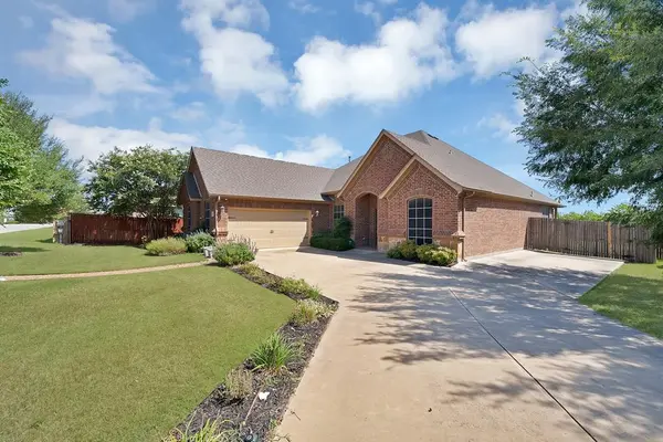 7256 Lake Country Drive, Fort Worth, TX 76179