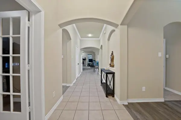 7256 Lake Country Drive, Fort Worth, TX 76179