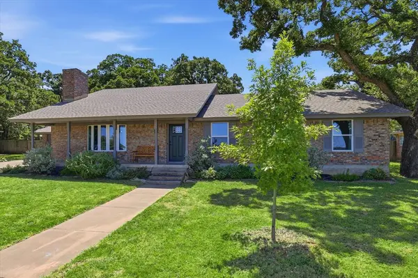 3205 Garland Street, Decatur, TX 76234