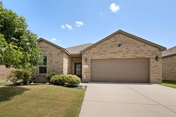 213 Iron Ore Trail, Fort Worth, TX 76131