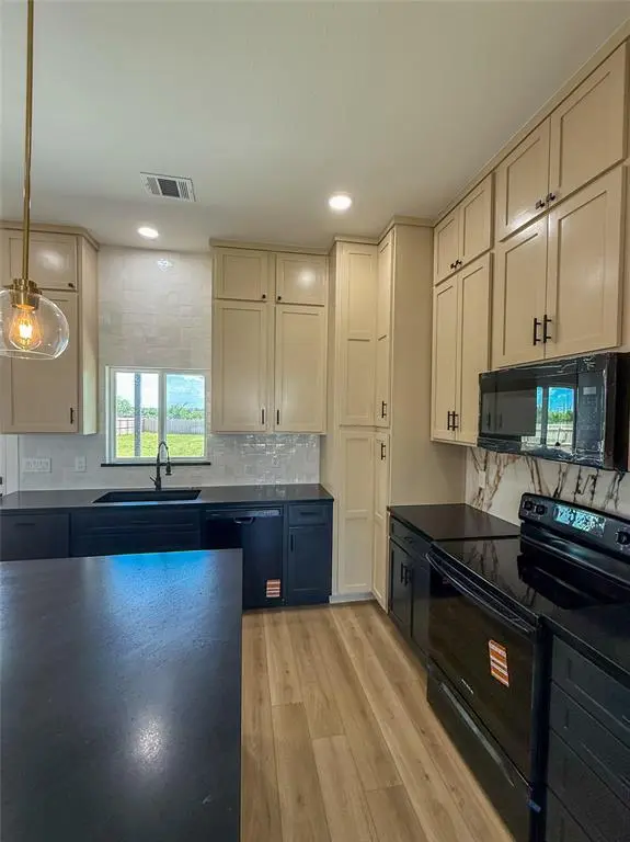 501 N Cleburne Whitney Road, Rio Vista, TX 76093