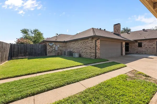 5110 Ledgestone Drive, Fort Worth, TX 76132