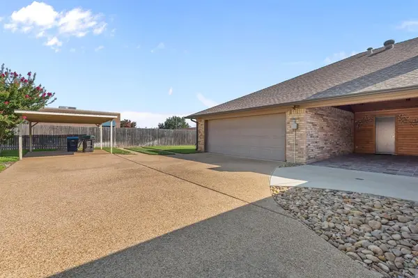 5110 Ledgestone Drive, Fort Worth, TX 76132