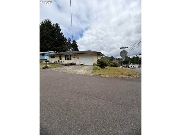 469 WESTMONT DR, Reedsport, OR 97467