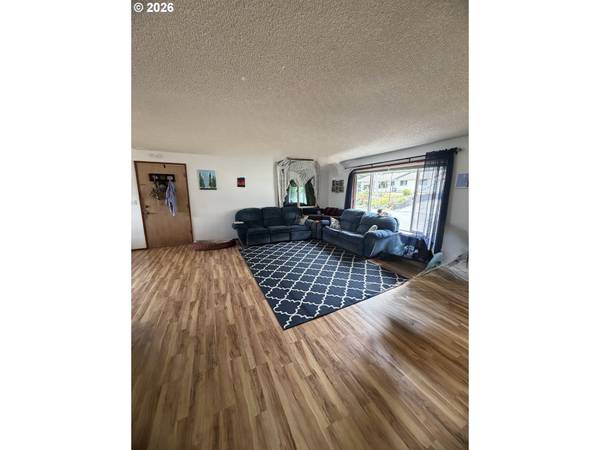 469 WESTMONT DR, Reedsport, OR 97467
