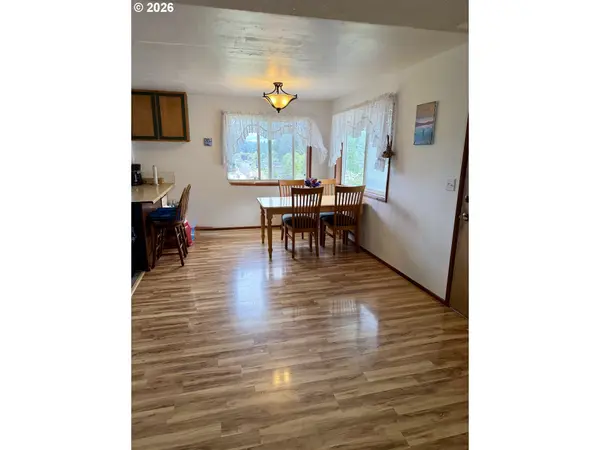 469 WESTMONT DR, Reedsport, OR 97467