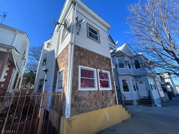 966 E 24Th St, Paterson City, NJ 07513