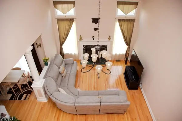 4 Spinnaker Dr, South Amboy City, NJ 08879