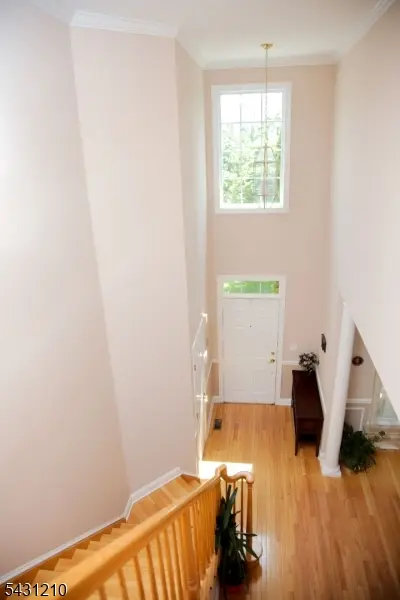4 Spinnaker Dr, South Amboy City, NJ 08879