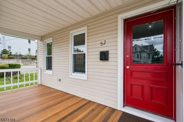 52 Central Ave, Dover Town, NJ 07801