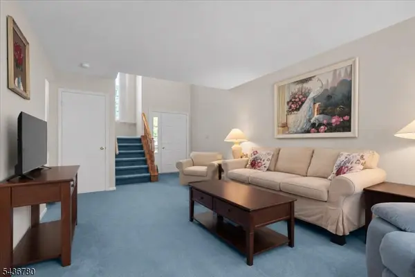 22 Willow Ci #702, Hamburg Boro, NJ 07419