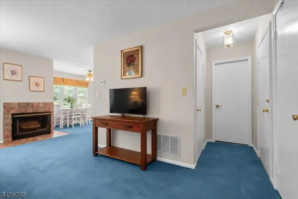 22 Willow Ci #702, Hamburg Boro, NJ 07419