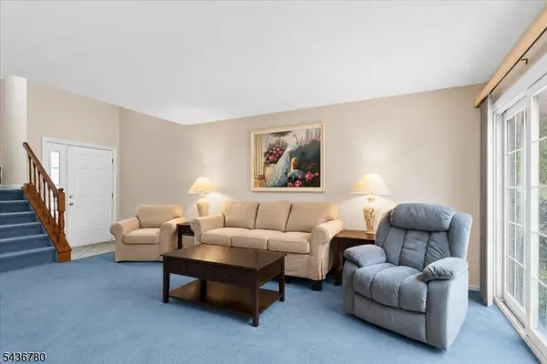 22 Willow Ci #702, Hamburg Boro, NJ 07419