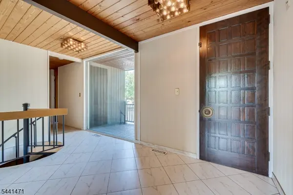 34 Henderson Rd, South Brunswick Twp., NJ 08824