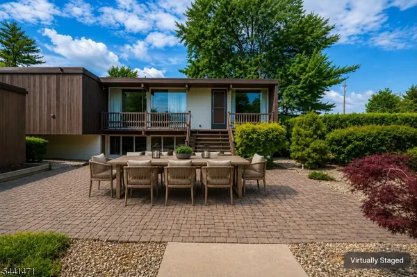 34 Henderson Rd, South Brunswick Twp., NJ 08824