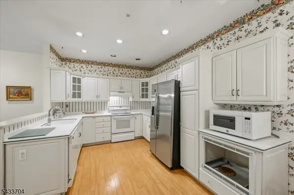2 Richmond Road #302, West Milford Twp., NJ 07480