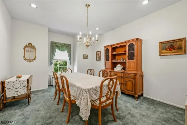 2 Richmond Road #302, West Milford Twp., NJ 07480