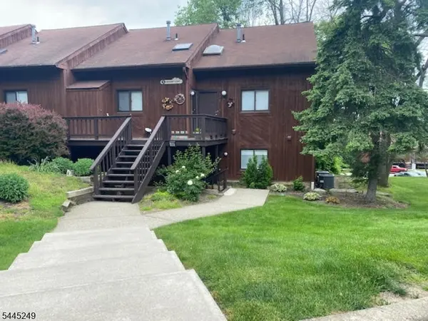 5 Sugar Loaf Ct #8, Vernon Twp., NJ 07462